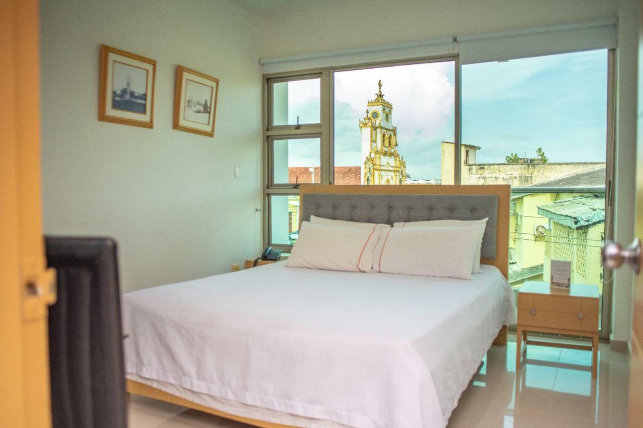 Onoma Hotel Lorica Екстериор снимка