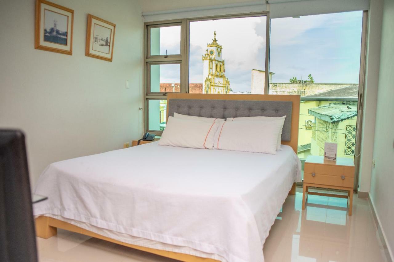 Onoma Hotel Lorica Екстериор снимка