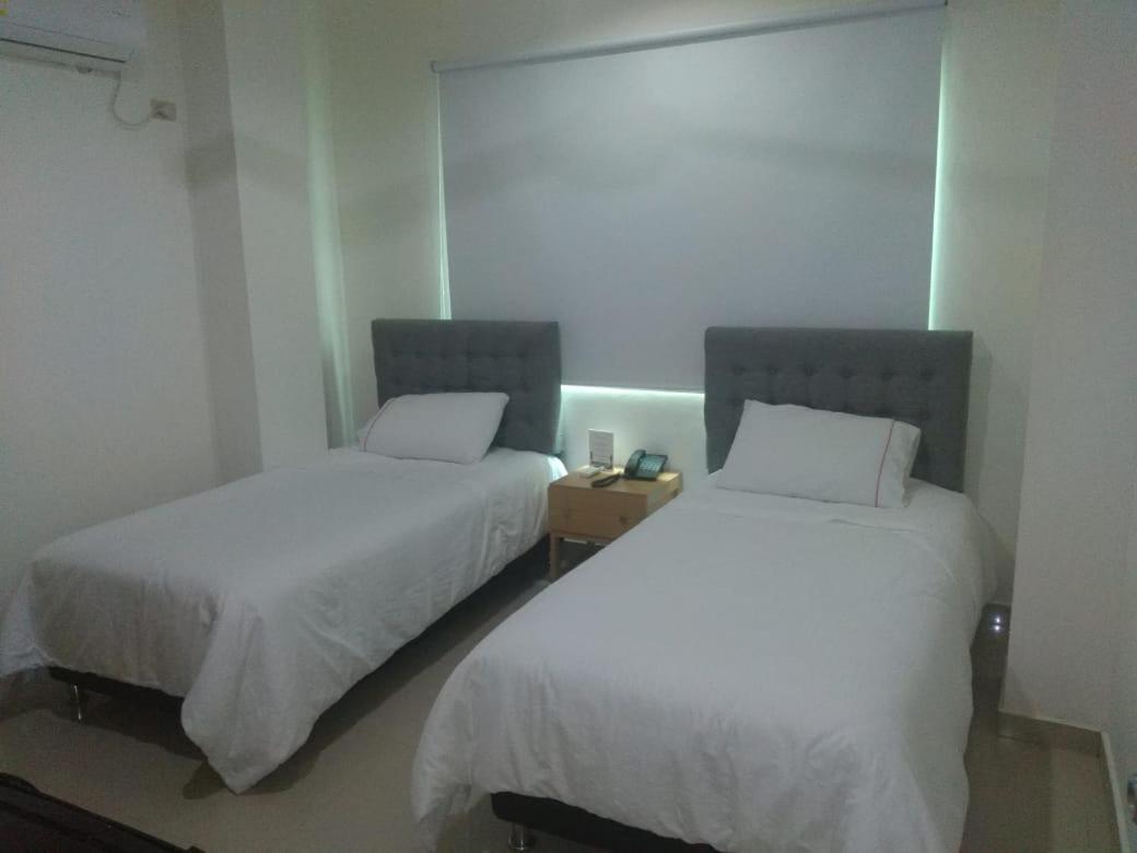 Onoma Hotel Lorica Екстериор снимка